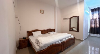 The Patel Stadium Hotel Room Type - Deluxe Room