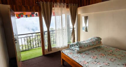 Peak and Pine Room Type - 203