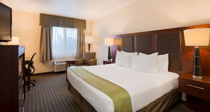 Best Western J. C. Inn Room Type - 1 Queen Bed, Mobility Accessible, Roll In Shower, Non-Smoking, Full Breakfast Best Western J. C. Inn Room Type - 1 Queen Bed, Mobility Accessible, Roll In Shower, Non-Smoking, Full Breakfast