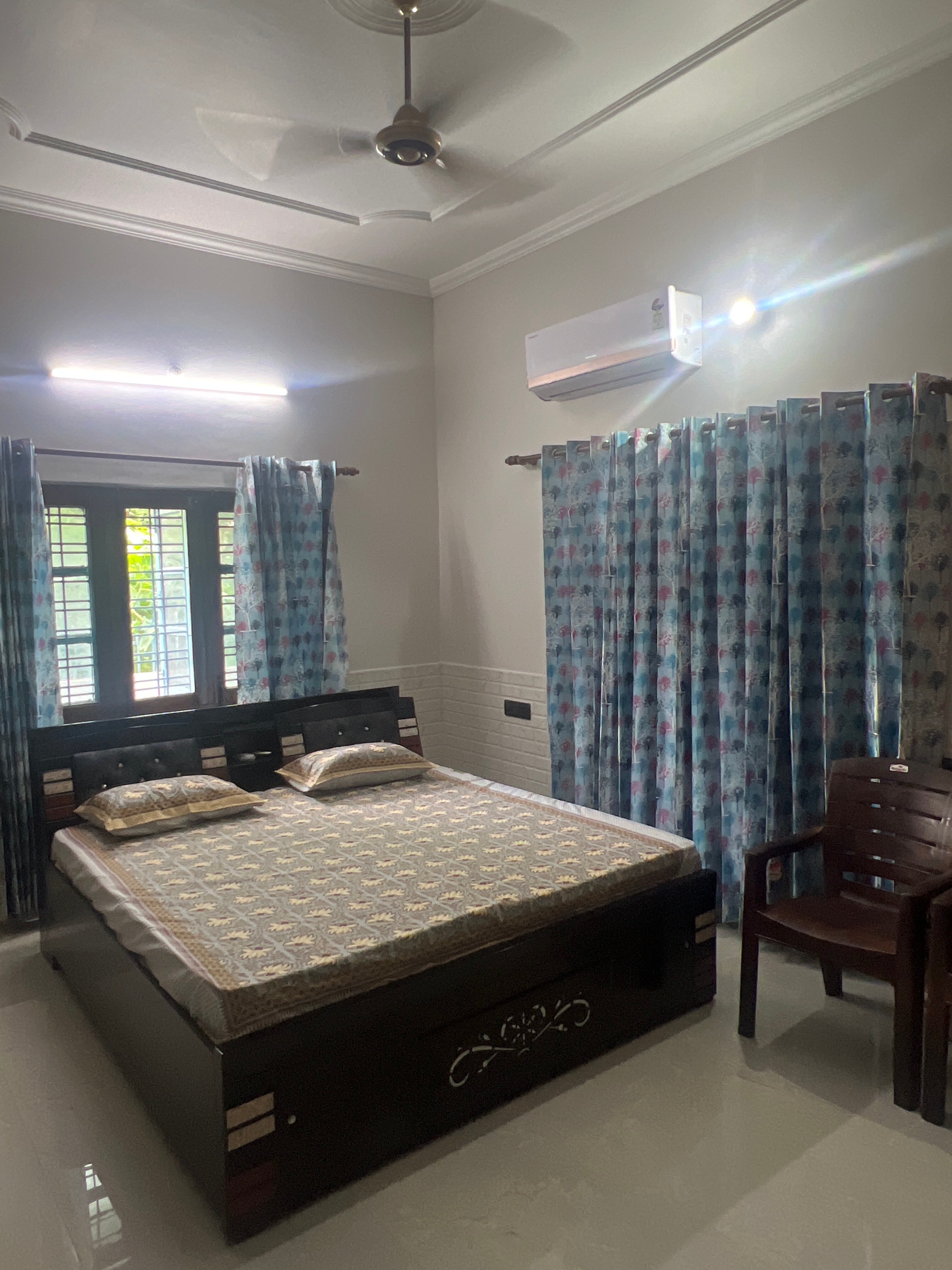 Charming homestay - Tap to explore photos