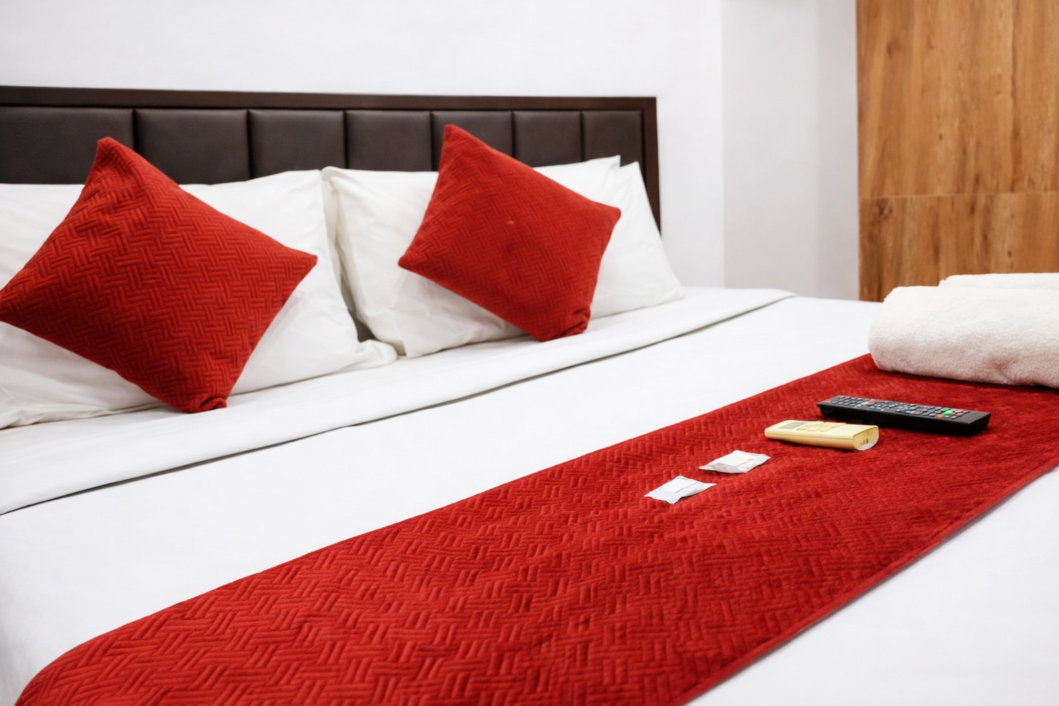 Mauryan Express Hotel Lajpat Nagar - Tap to explore photos