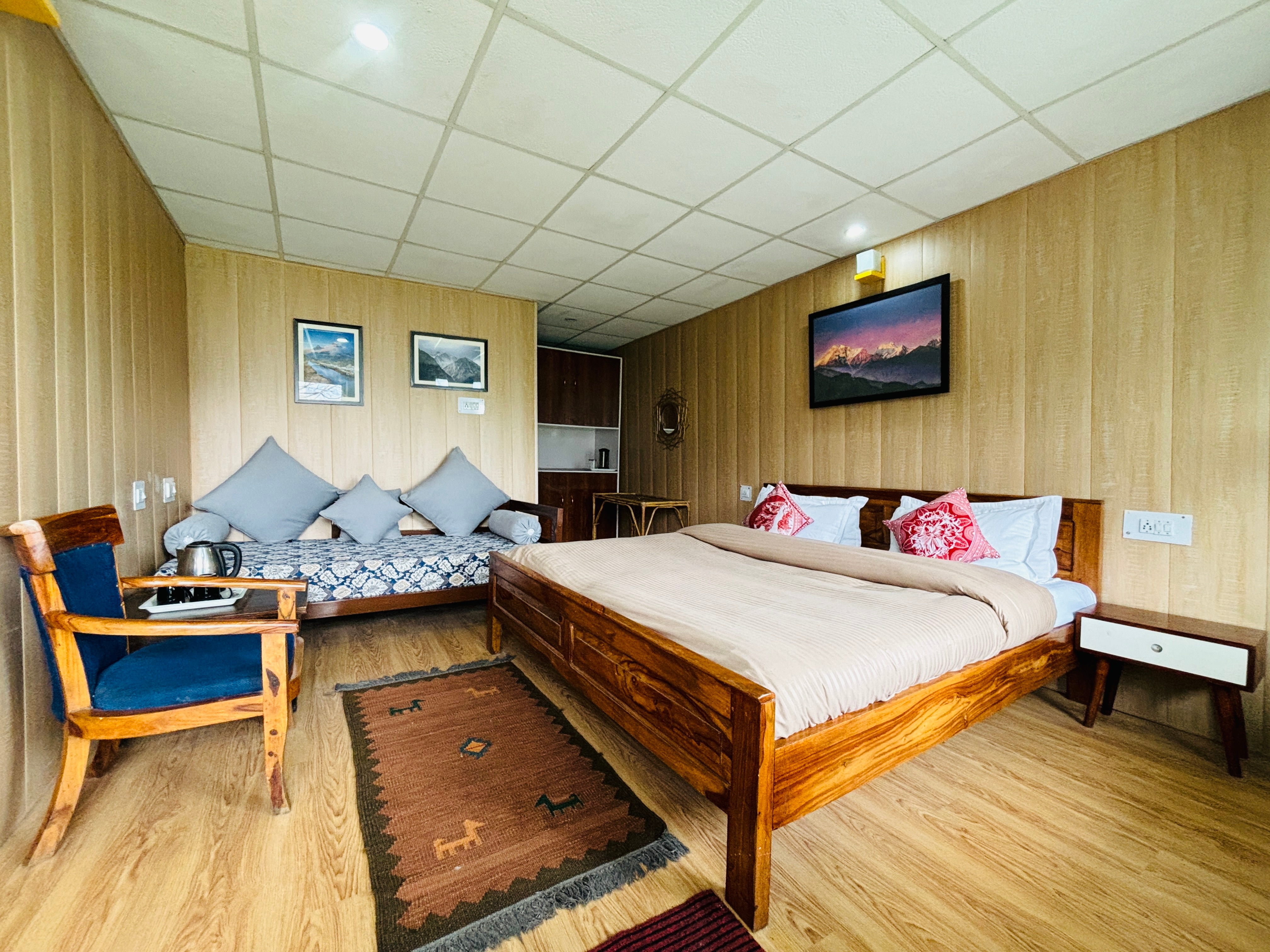 Himalayan High, Auli, By Himalayan Eco Lodges - Tap to explore photos