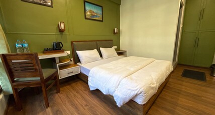 Minimalist Home Stay Room Type - Business Bedroom