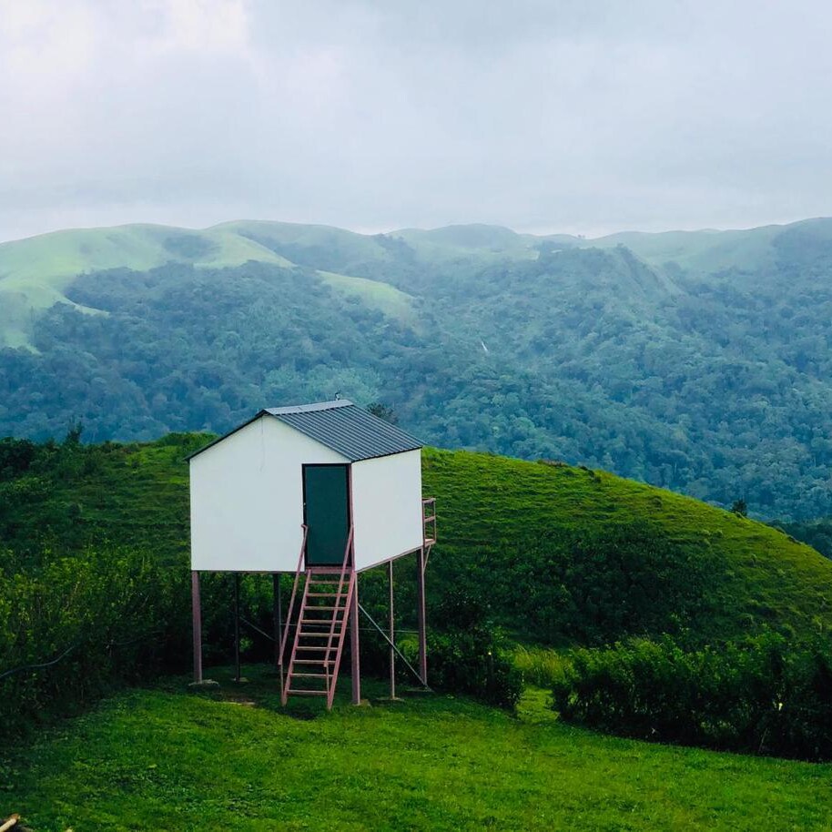 Toss Glamping | Cabin & Tower House - Tap to explore photos
