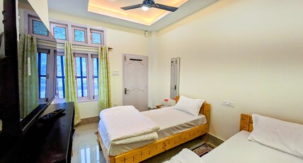 Tara Devi Homestay Dirang Room Type - Twin Bed room With mountain view