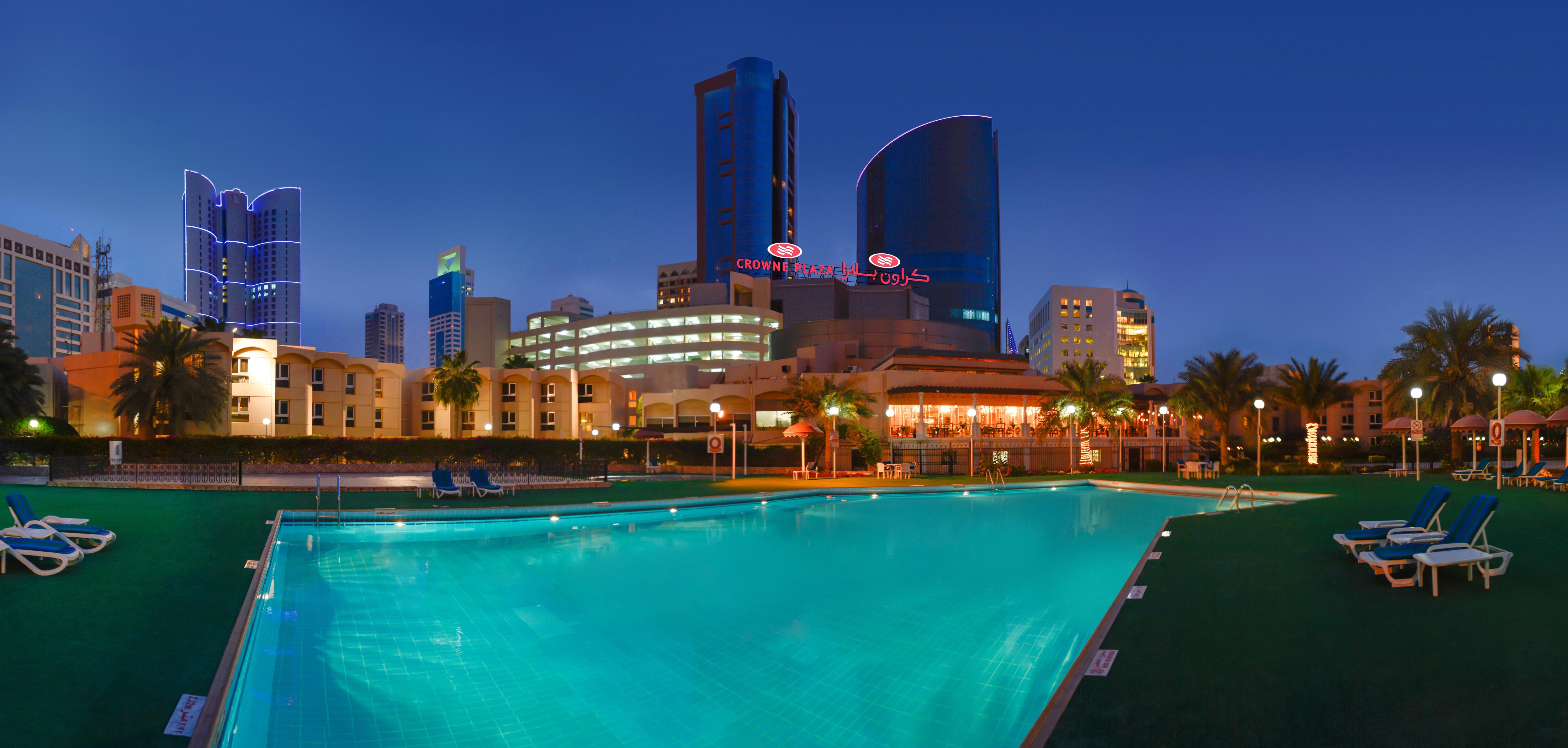 Crowne Plaza Manama (Bahrain) - Tap to explore photos