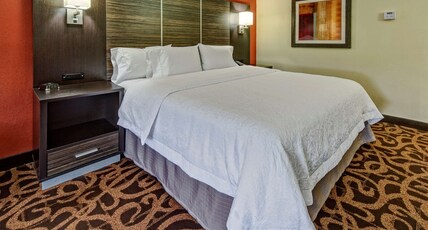 Hampton Inn Houston Baytown Room Type - 1 KNG ACCESSIBLE TUB NS