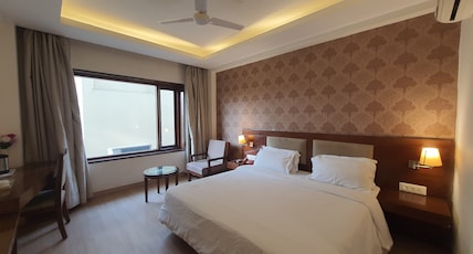 Hotel Forest Avenue | Best Luxury Hotel in Dehradun Room Type - Deluxe Room with City View Hotel Forest Avenue | Best Luxury Hotel in Dehradun Room Type - Deluxe Room with City View