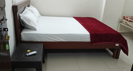 Vinayaka Guest House And CO LIVING Room Type - AC Room - Deluxe