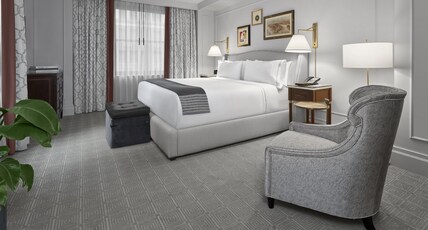 InterContinental New York Barclay Room Type - 1 Bedroom Suite Dining Area