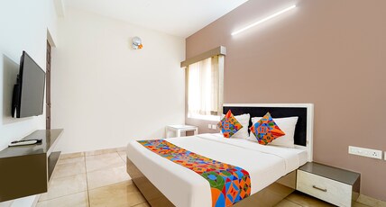 FabHotel New Paradise Inn Room Type - Deluxe Roomq