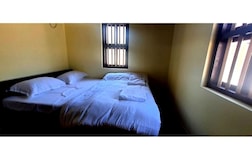 AC Cottage with Queen Bed