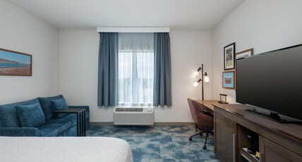 Hampton Inn by Hilton Turlock Room Type - 1 KING FRIDGE NS
