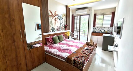 Aman Greens | Park Facing | Mahalaxmi Nagar | Near Bombay Hospital Room Type - Entire Studio Flat | 103 | AC | Wifi | Balcony | TV