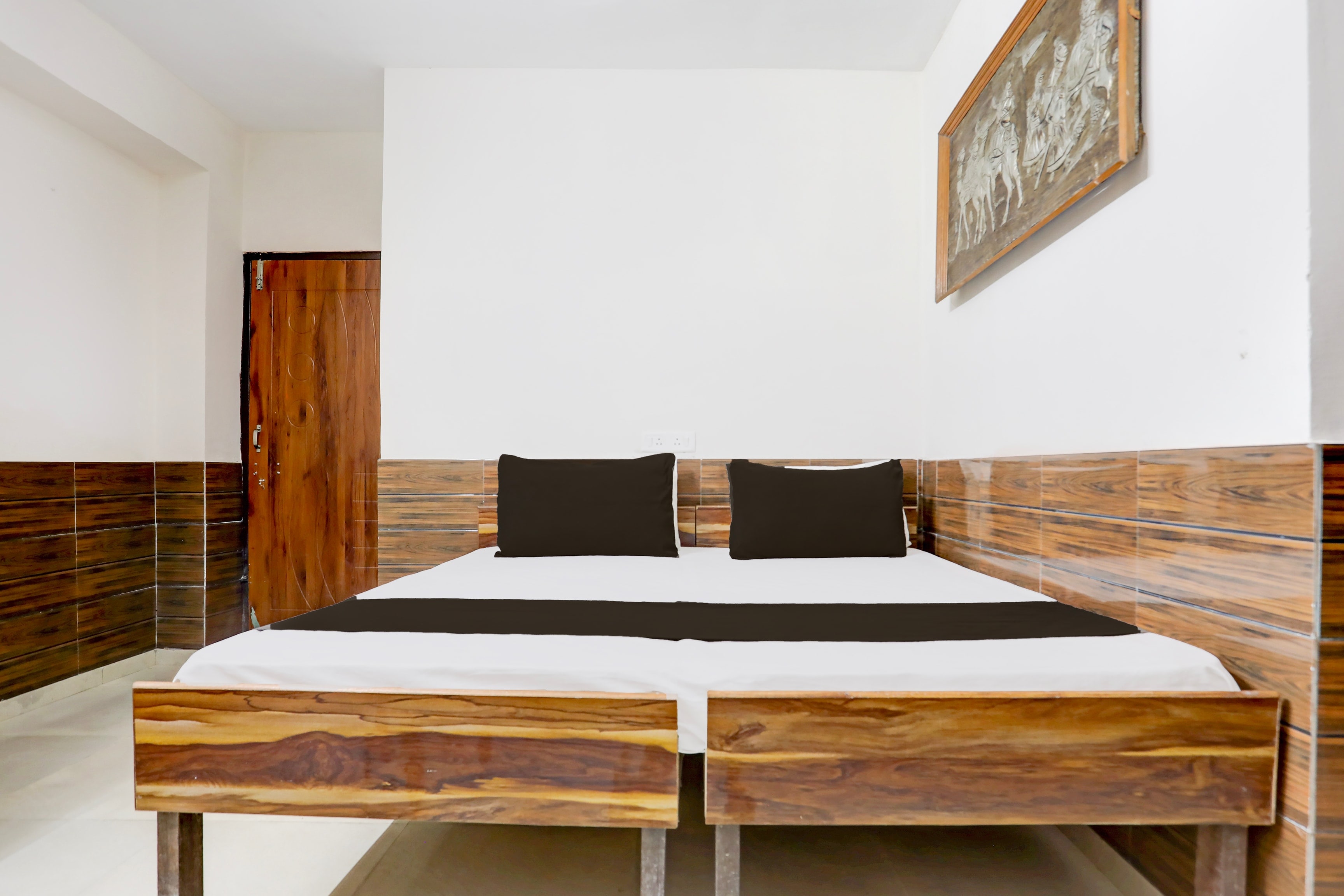 Hotel O HILL VIEW LUXURIOUS ROOMS - Tap to explore photos