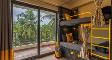 The Hosteller Bam Goa, Calangute Room Type - Bed in 6 Bed Mixed Dormitory with Balcony and City View