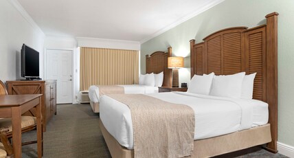 Best Western on The Beach Room Type - 2 Queen Beds, Non-Smoking, Street View, Kitchenette Best Western on The Beach Room Type - 2 Queen Beds, Non-Smoking, Street View, Kitchenette