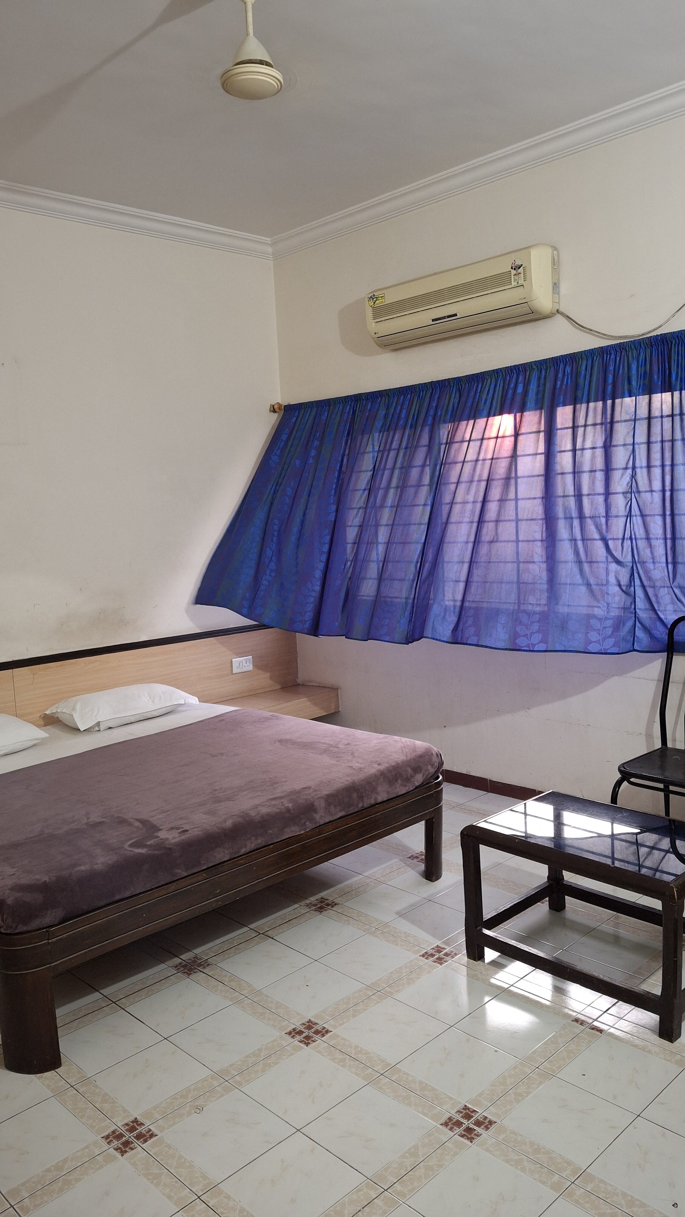 Hotel Ratan Palace - Tap to explore photos