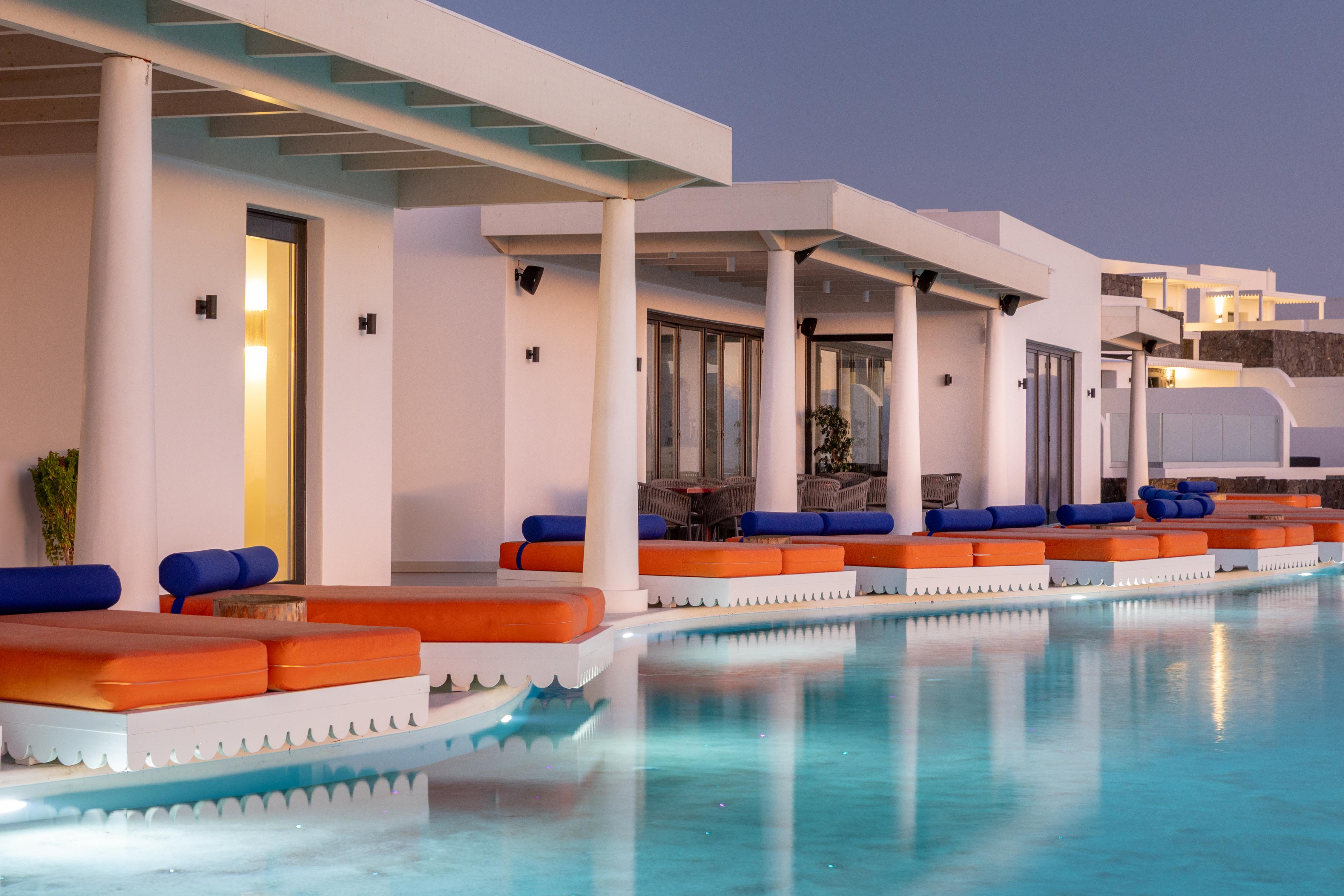 Cresanto Luxury Suites - Tap to explore photos
