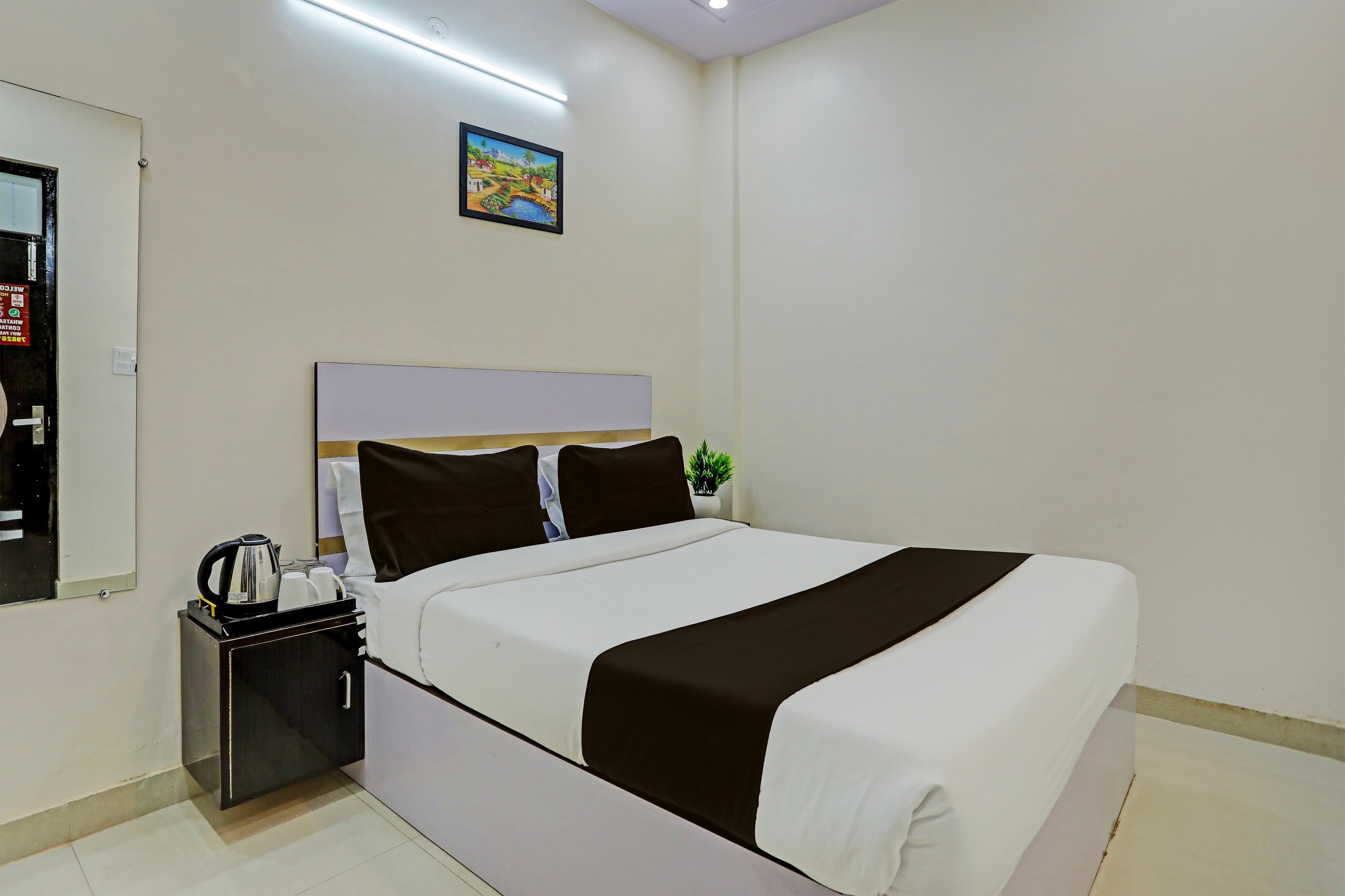 OYO 822977 Hotel NS - Tap to explore photos