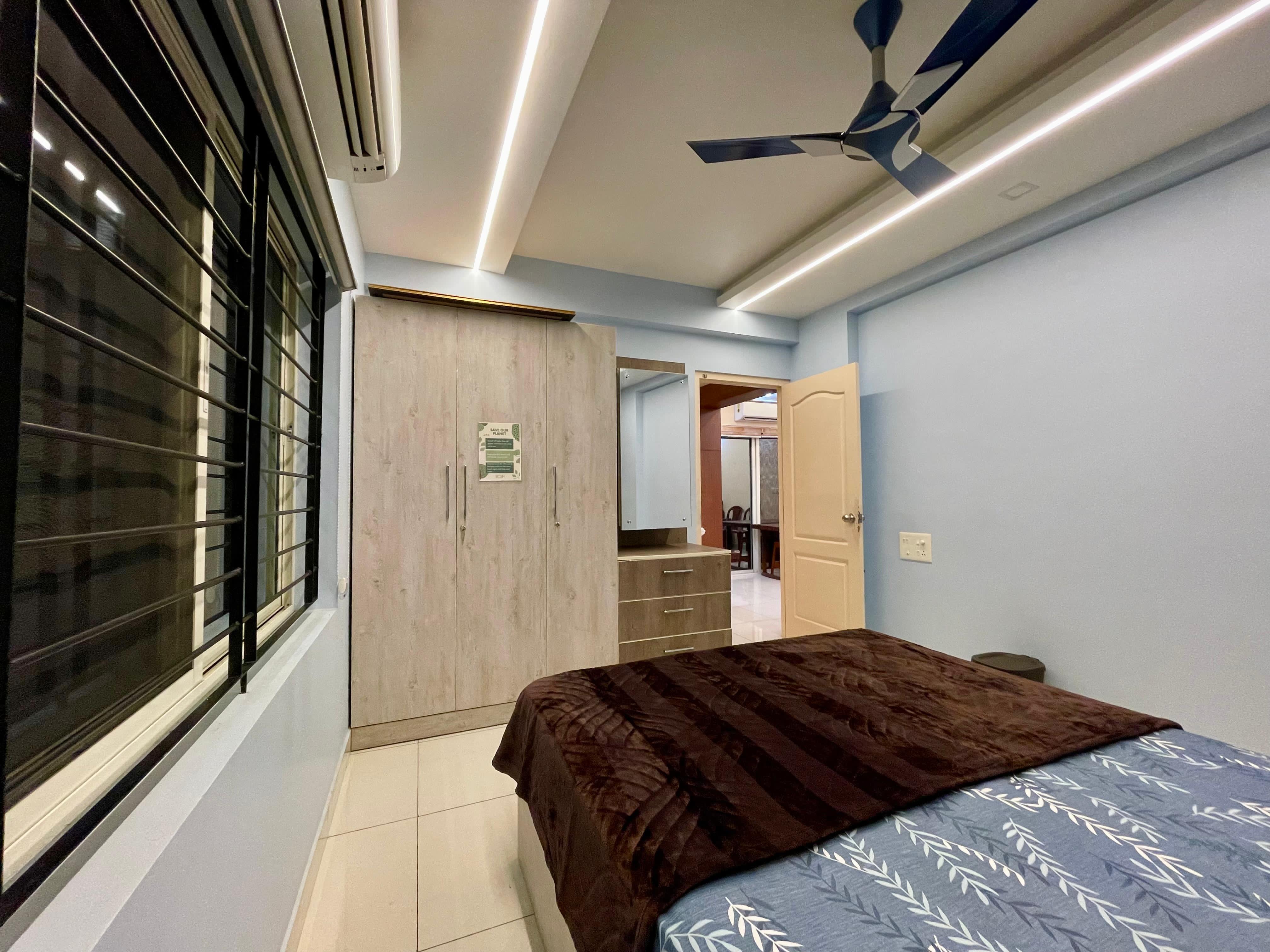 Aikya Service Apartment 2BHK Palace Garden - Tap to explore photos