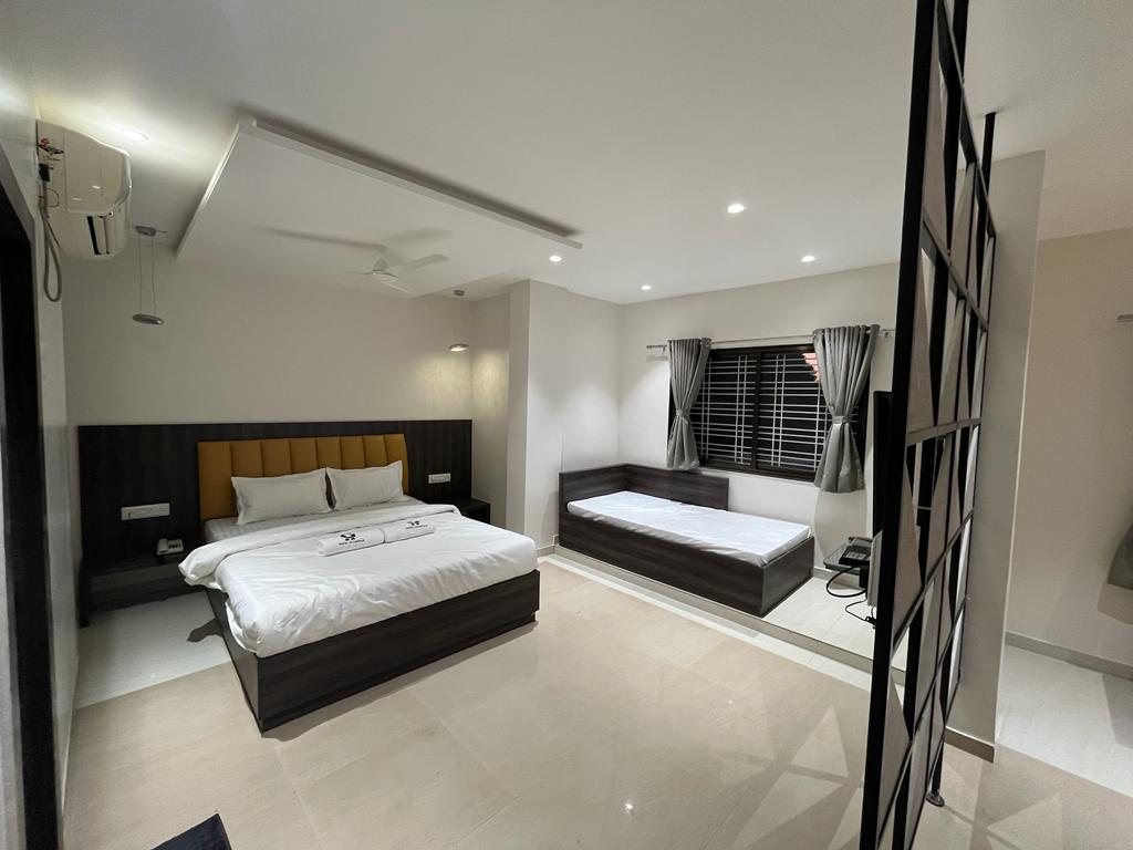 Hotel Gulmohar - Tap to explore photos