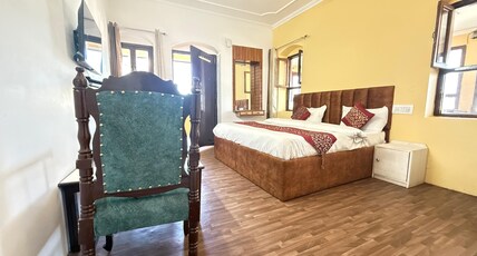 7 Mile Stone Room Type - King Double Bed Deluxe Room