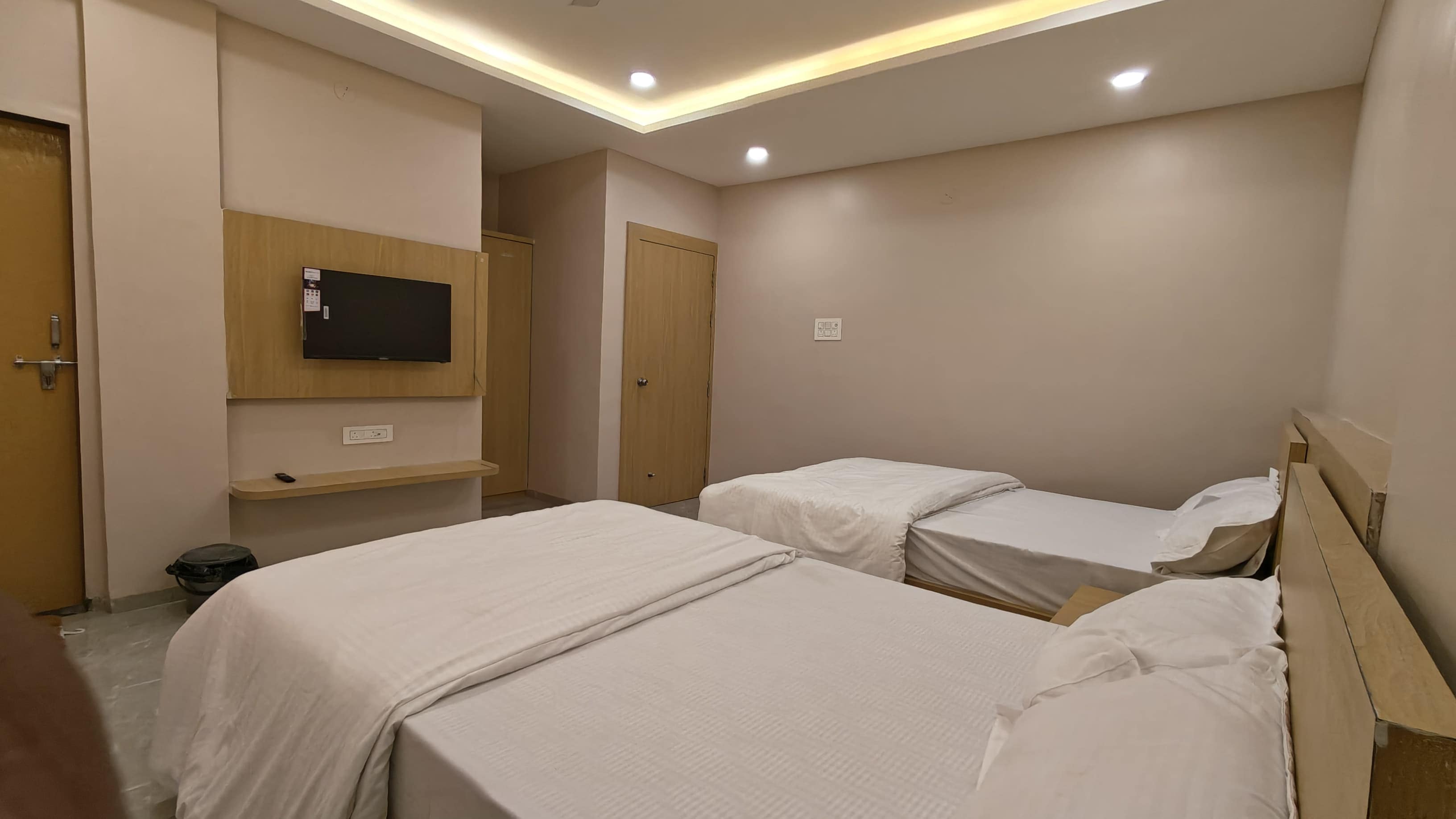 PARTH LODGING BOARDING - Tap to explore photos