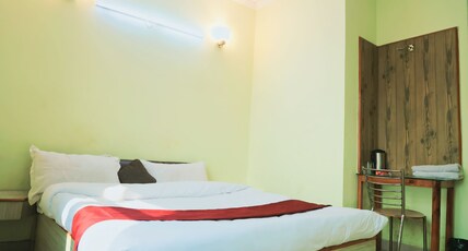 Hotel Shaurya Room Type - Superior Double Bed Room With Cooler