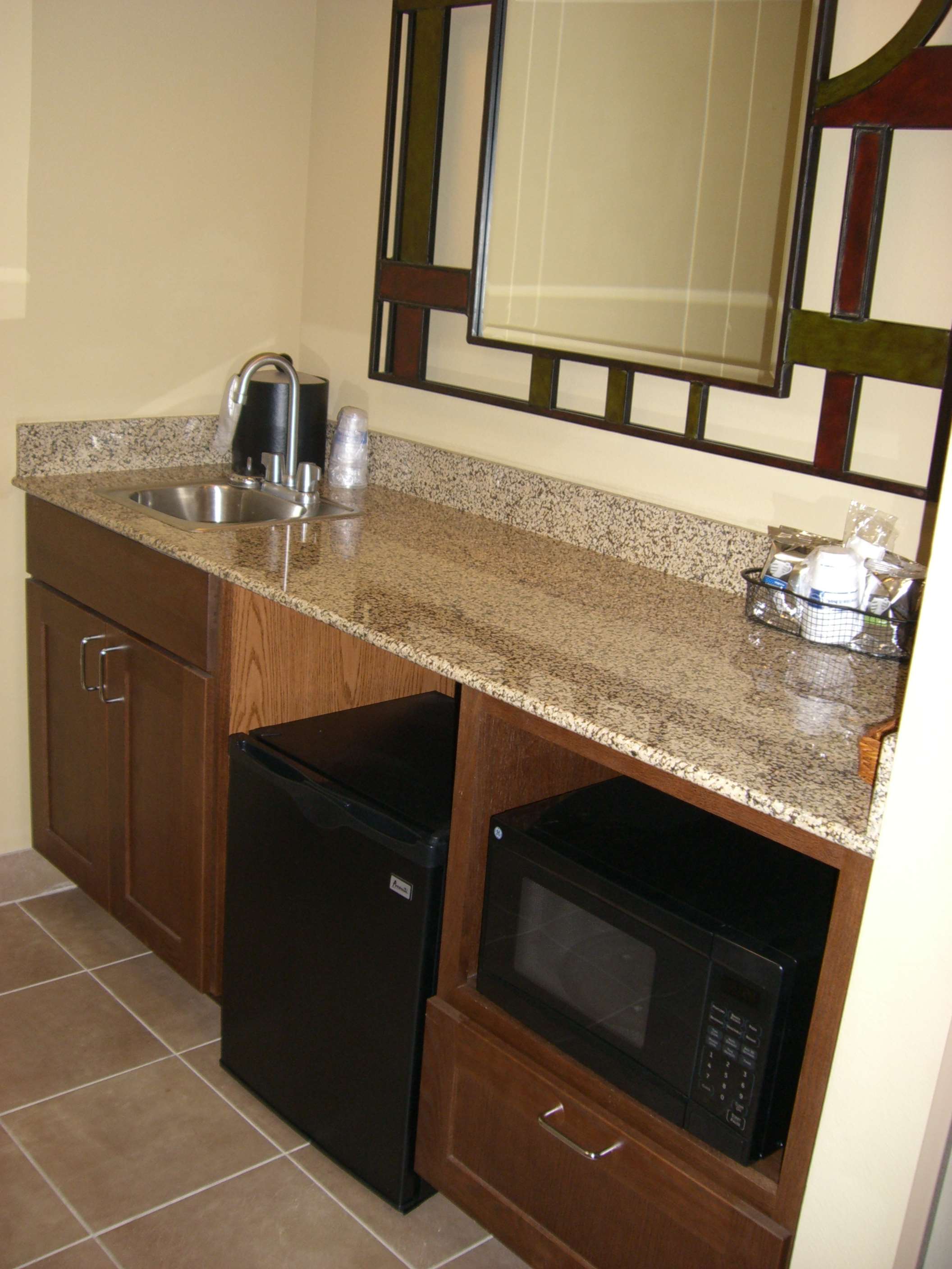 Hampton Inn and Suites Pueblo/North - Tap to explore photos