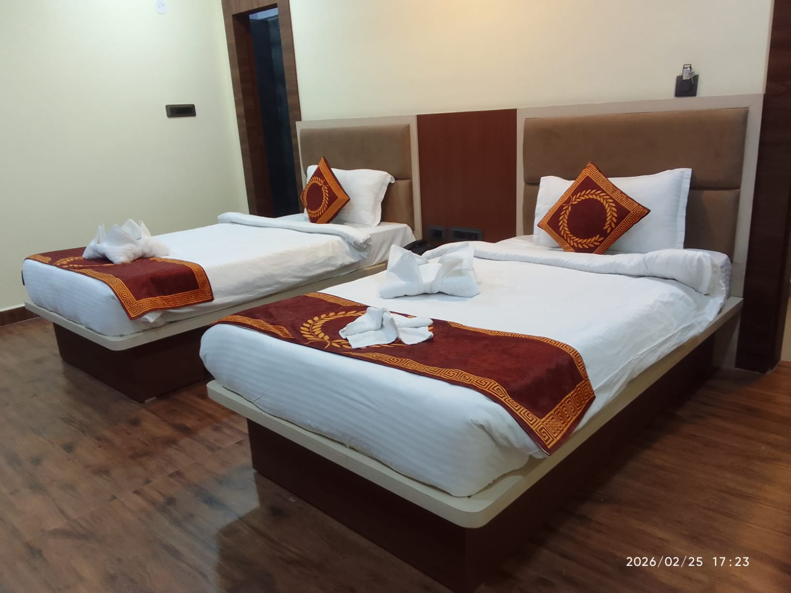 Hotel Deo Signature Suites - Tap to explore photos