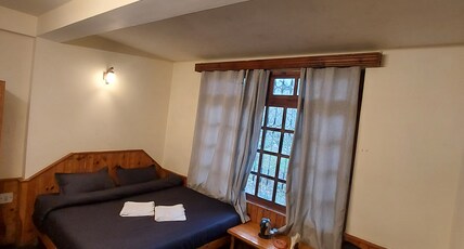 Mars Monkey Hostel & Cafe Room Type - 3 Bed Deluxe Room