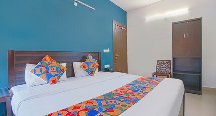 FabHotel Saket Inn Room Type - Deluxe Room