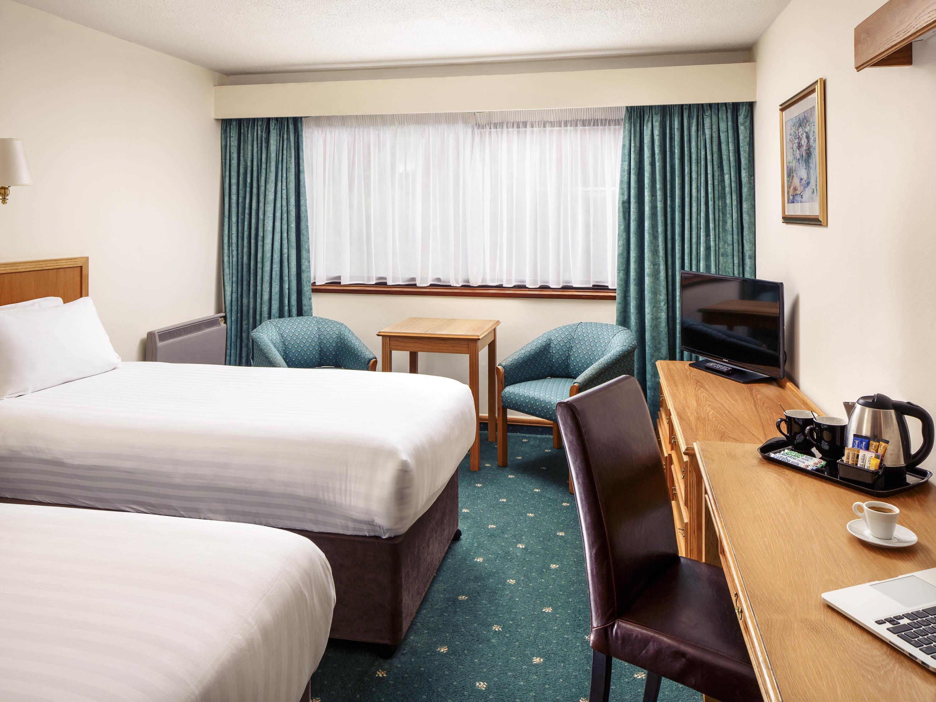 Mercure Livingston Hotel - Tap to explore photos