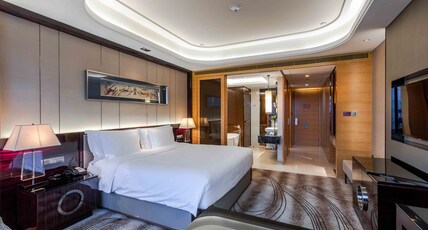Crowne Plaza Hotel Lanzhou Room Type - Standard King Room with River View - Lounge Access