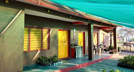 Traveller Hive Kasar Devi Room Type - Twin Bed Female Dorm With Separate Common Washroom