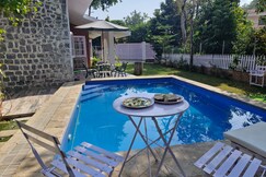 Rosehill Cottage (Para)