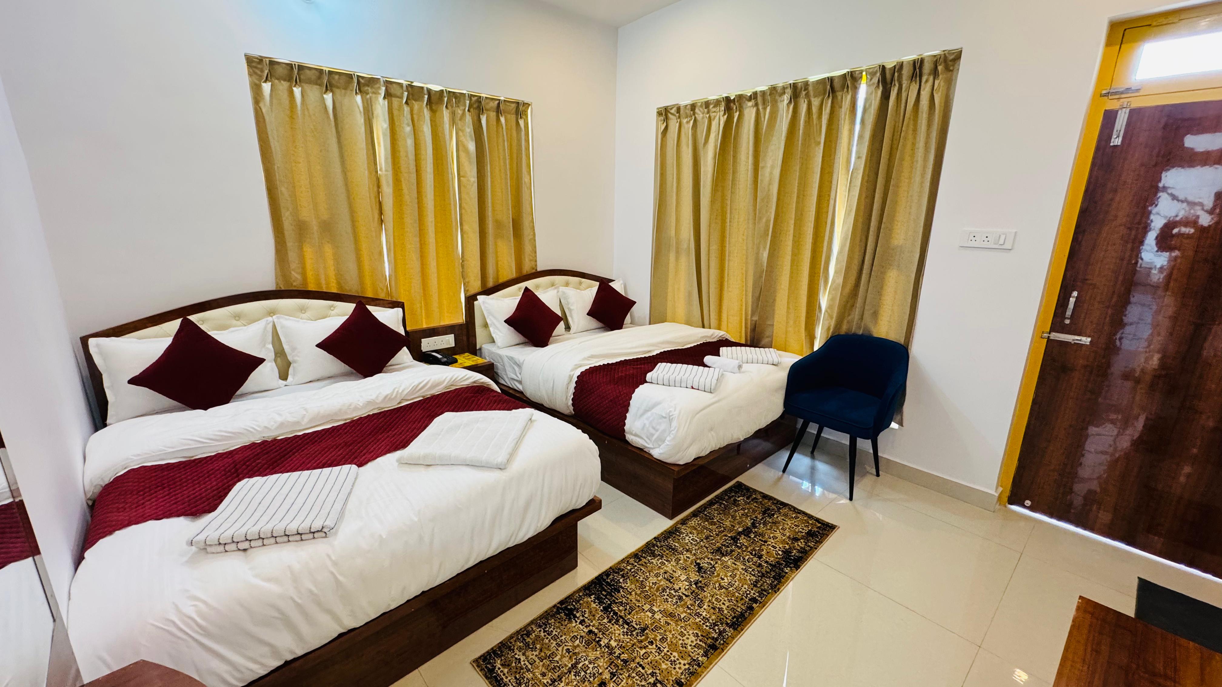 Hotel Shri Hari - Tap to explore photos