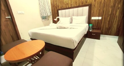 Hotel RN Residency Vrindavan Room Type - Budget Small Room with One Doube Bed