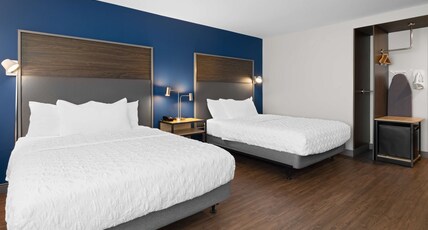 Tru by Hilton Wisconsin Dells Room Type - 2 QUEEN ACCESSIBLE TUB