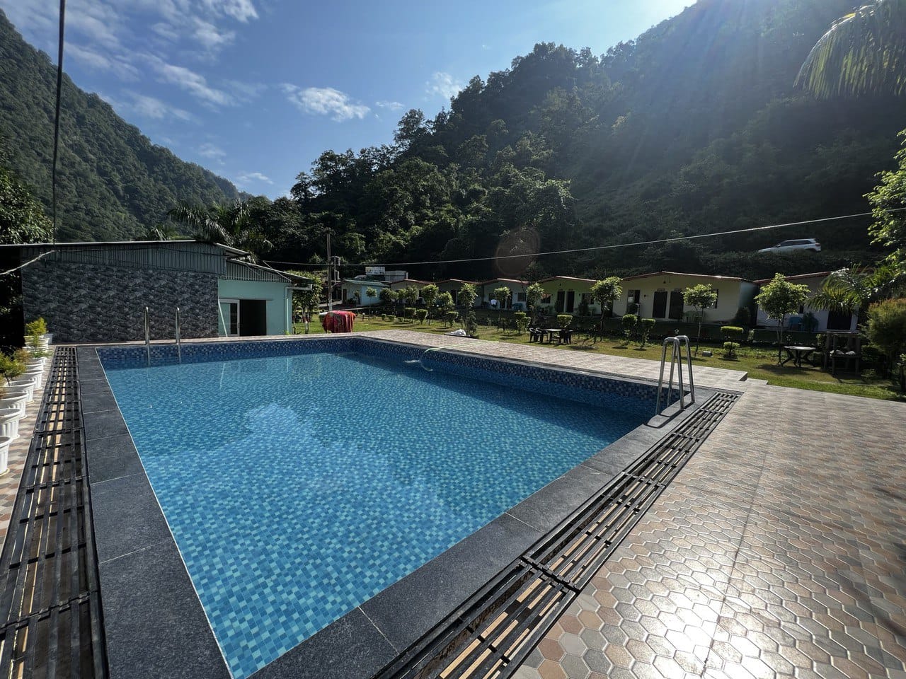 Serene Vistas Riverside Resort - Tap to explore photos