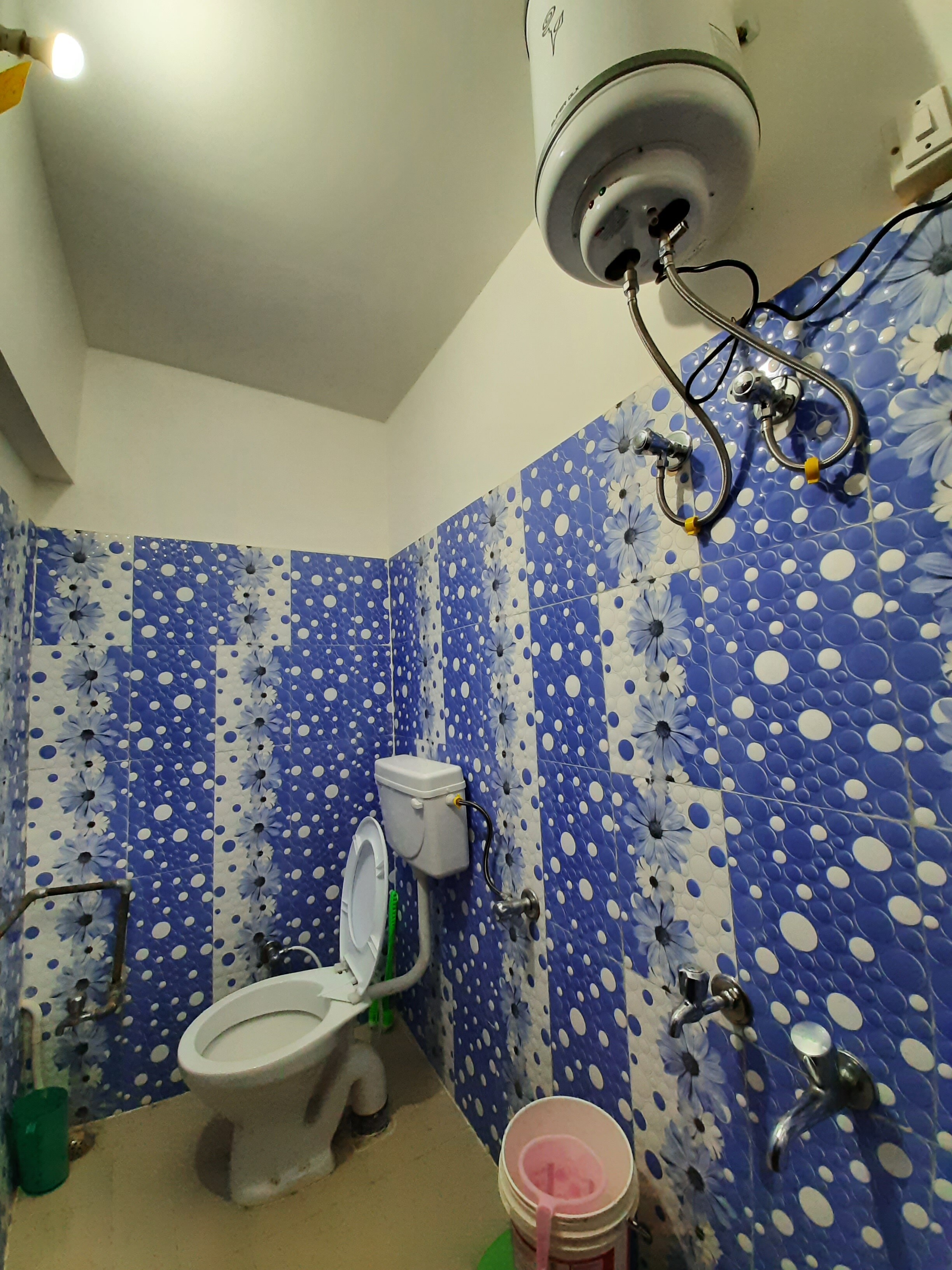 Yatra Homestay - Tap to explore photos