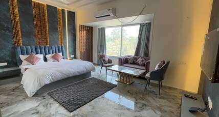 HOTEL J P FARM Room Type - Premium Room With Jacuzzi