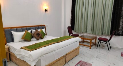 Hotel Mangalam Room Type - Deluxe Room