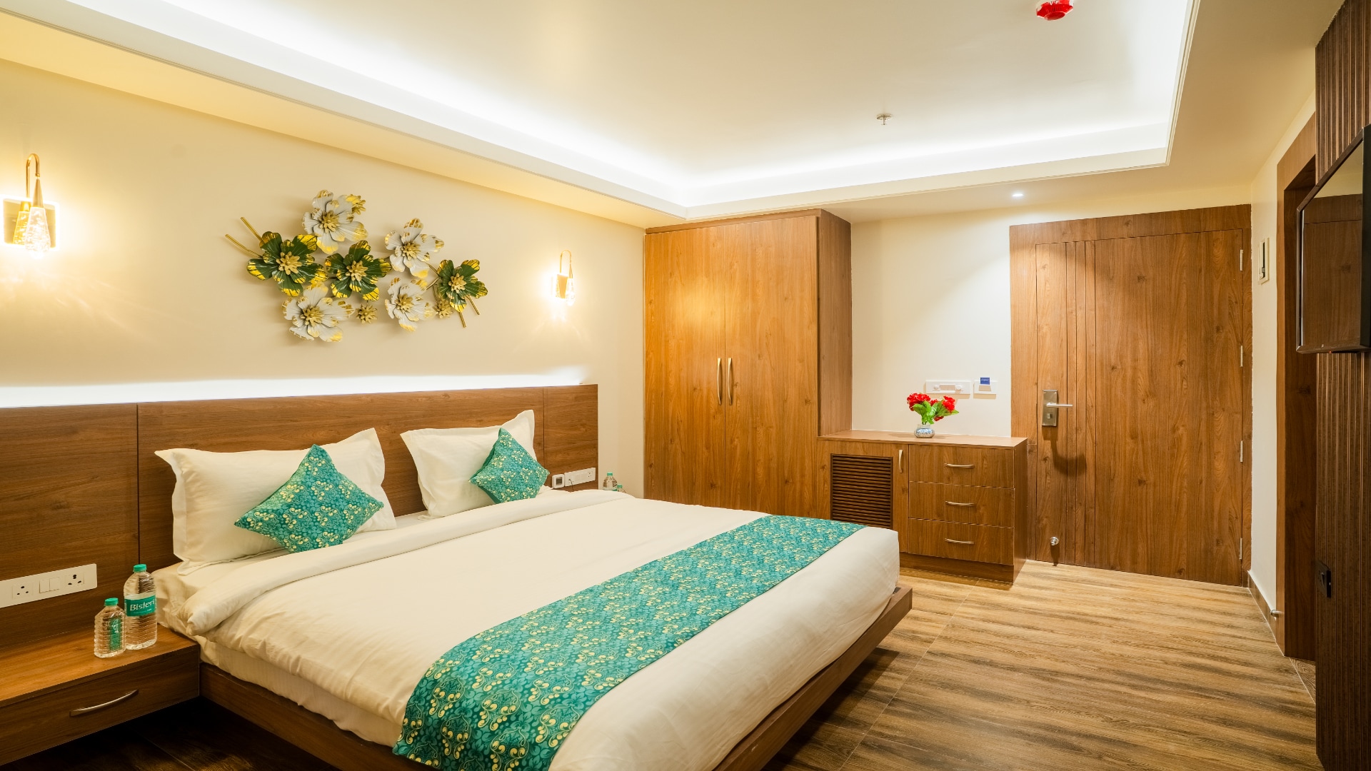 Royal Prime A City Center Boutique Hotel - Tap to explore photos