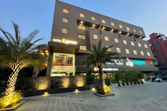Hotel Cypress
