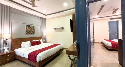 The Maple Woods Resort - (3 mins walk from Kosi River) Room Type - Family Suites