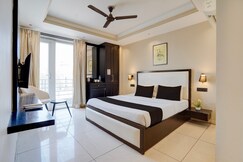 Super Townhouse Oak Udyog Vihar