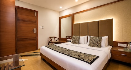Uddhav Vilas A Family Hotel Room Type - Deluxe Double Room Uddhav Vilas A Family Hotel Room Type - Deluxe Double Room