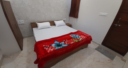 Hotel Sunstays Opposite Bus Stand Room Type - Deluxe Ac Double Bed Room